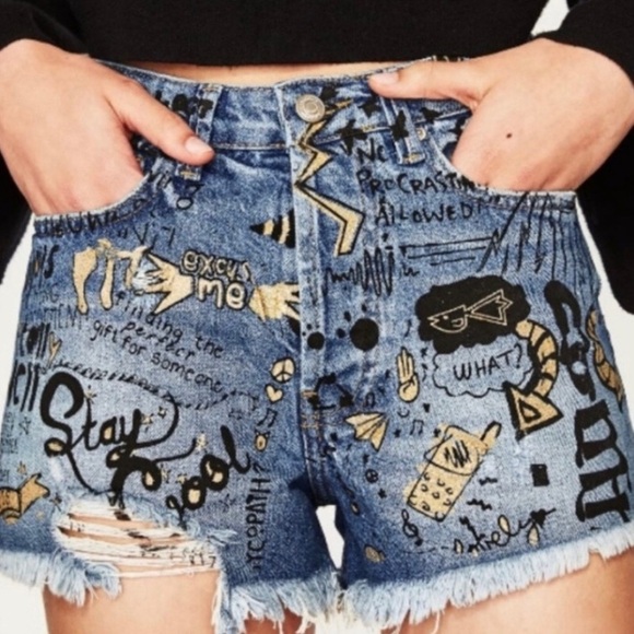 Zara Stylish Blue Denim Shorts Graphic Print Button Fly Size 6 Women’s Thrashed - Picture 1 of 16